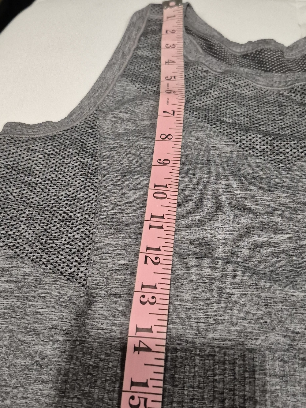 Old Navy Active Seamless Heather Gray Crop Tank - Picture 7 of 8